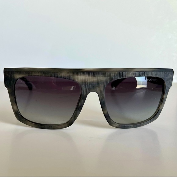 CHANEL CC Logo Sunglasses with quilted hard case - Picture 2 of 14